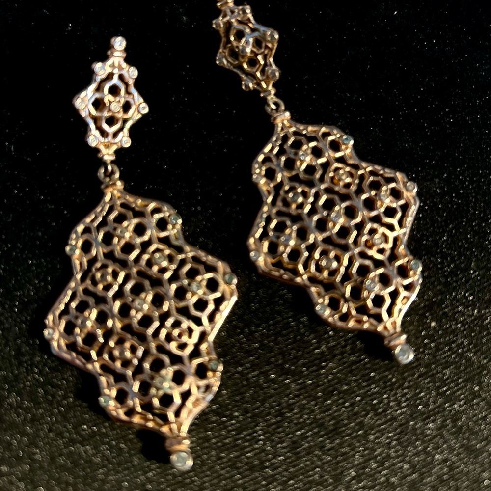 Elegant Gold Filigree Earrings